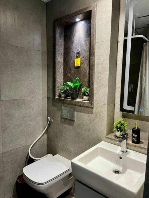 Countryside Luxury Suites - Supernova Noida New Delhi Luaran gambar