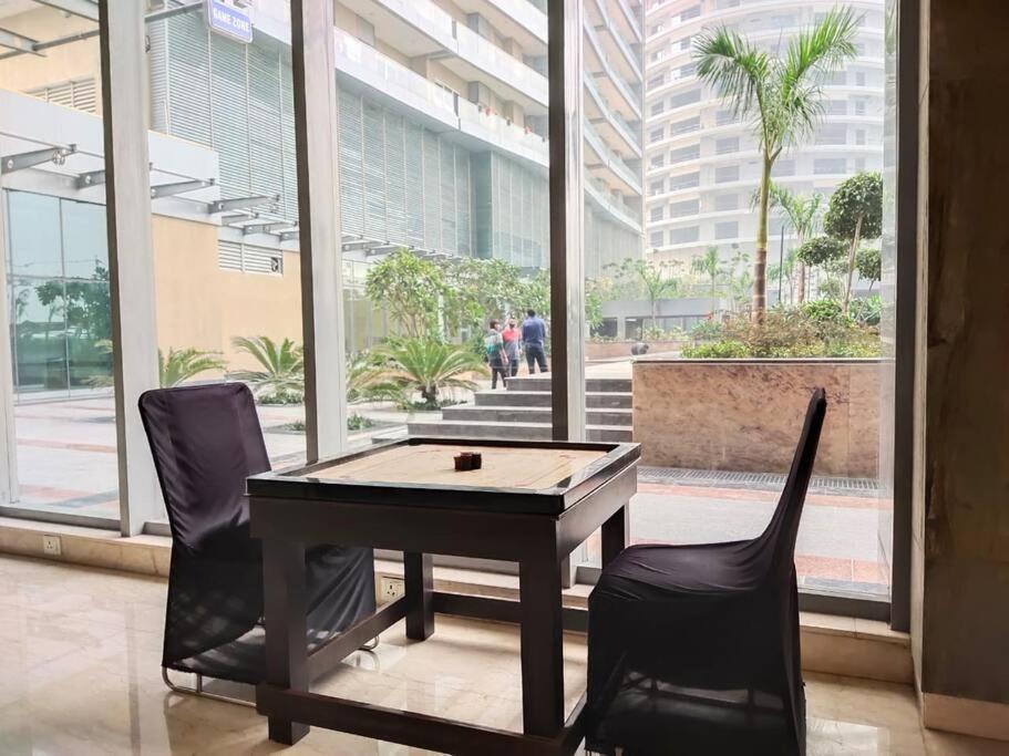 Countryside Luxury Suites - Supernova Noida New Delhi Luaran gambar