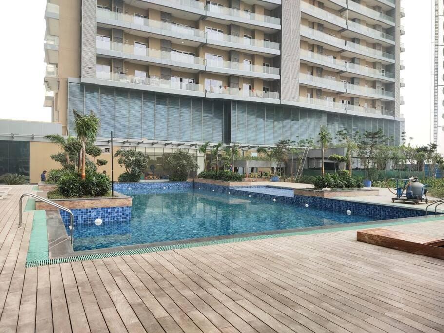 Countryside Luxury Suites - Supernova Noida New Delhi Luaran gambar