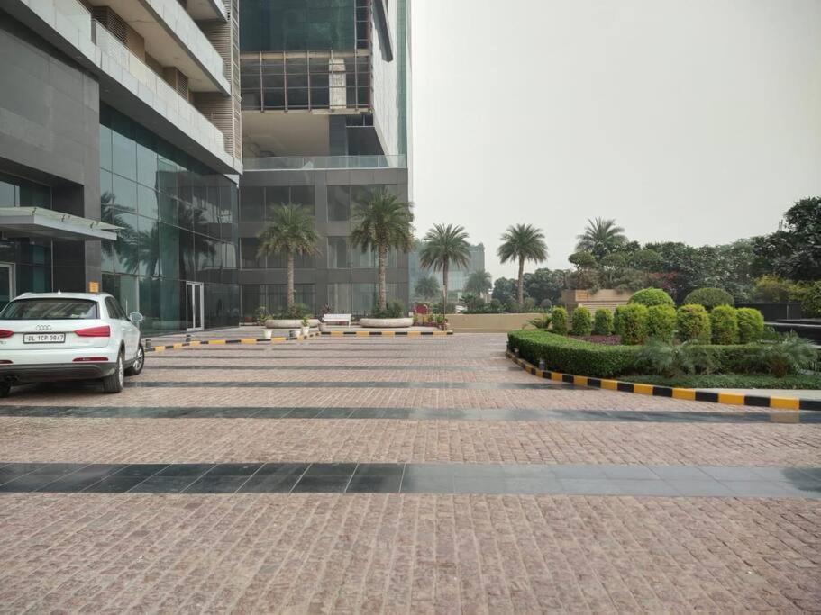 Countryside Luxury Suites - Supernova Noida New Delhi Luaran gambar
